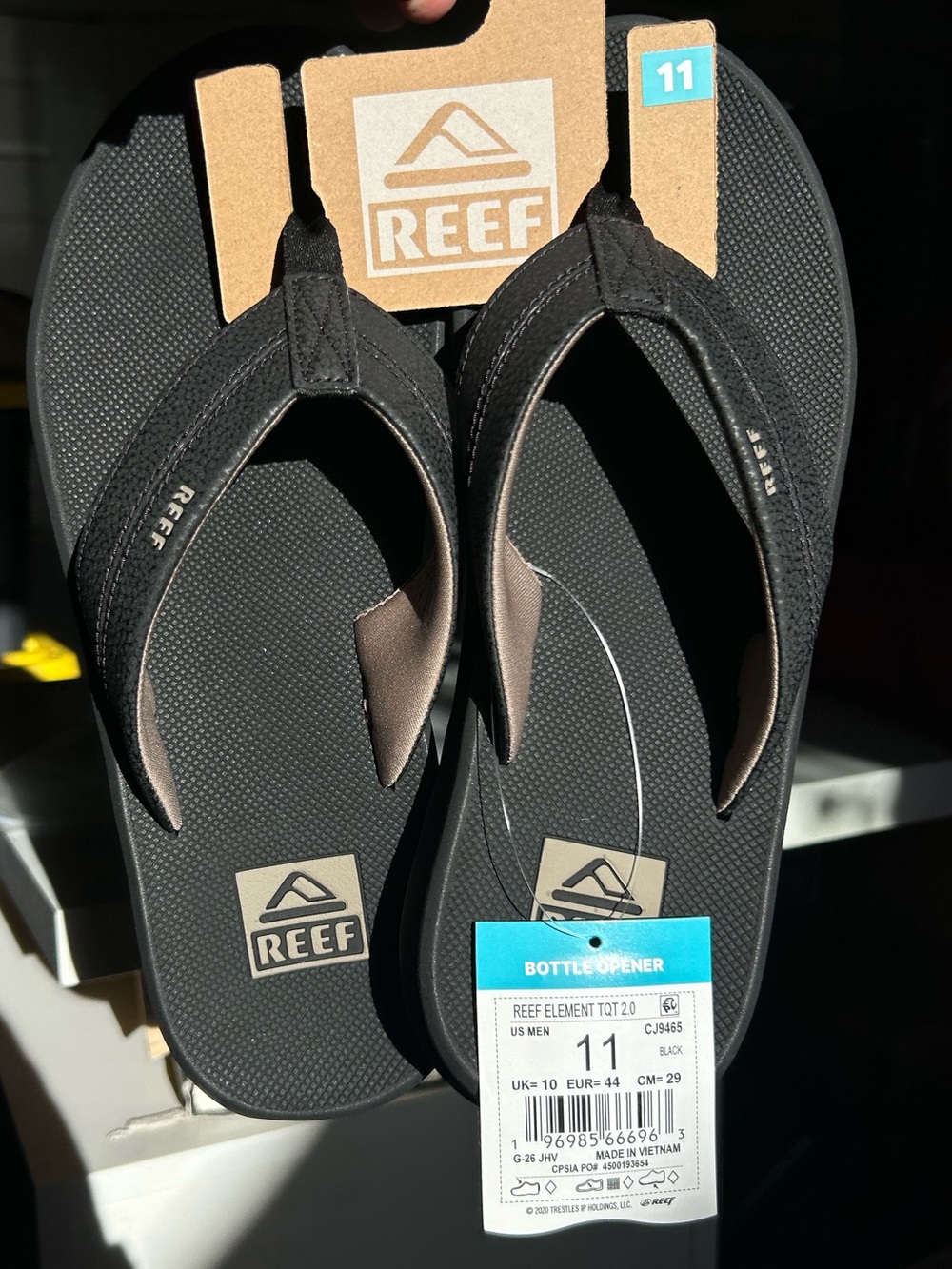 New REEF Element TQT 2.0 Mens Flip Flop Sandals - Bottle Opener-Black, Size 11